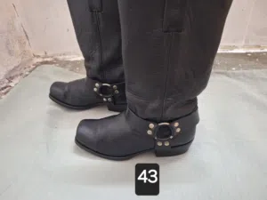 بالحبه او البيع مع بعض بحاله الوكاله جزمه فروسيه ماركه عالميه