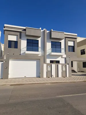 420 m2 5 Bedrooms Villa for Sale in Muscat Al Khoud