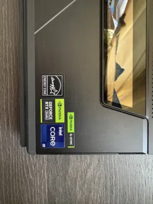 للبيع ASUS ROG Flow Z13 Gaming Tablet/Laptop