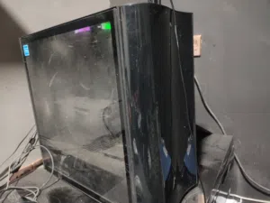 Pc للبيع مستعمل مخصص للألعاب الحديثة  نظيفة CPU : Amd Ryzen 5 2600 GPU : Rx 580 8 gb Ram : 16 gb