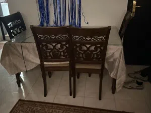 انتريه ذهبي ثلاث قطع وستارة ذهبيه وسجادة وطربيزه ا + ثلفزيون 30 بوصه بالاستاند المتحرك+ سفره