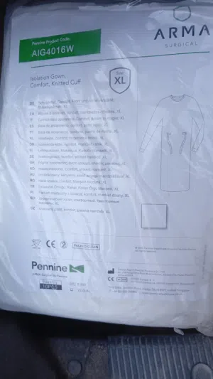 لباس العزل الطبي (Isolation Gown). لاستعمال العمل بالمستشفيات او المختبرات التنظيف