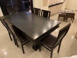 طاولة سفرة وبيرو وطاولة وسط للبيع