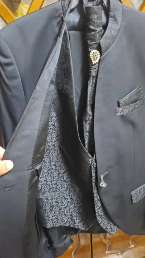 بدلة فخمة ماركة Baggi