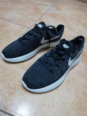 Sport Shoes . Adidas . 440