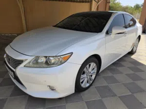 .  PANORAMIC ES 350  V6 GCC  ORIGINAL PINT  EXCELLENT CONDITION  M 2015 45000 AED