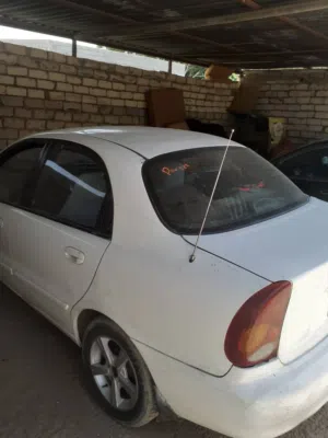 سلام عليكم  داو لانوس موديل 2001  محرك16 سيلو  مسجله سيارة مشاء الله تبي صمايص باذن الله فقط