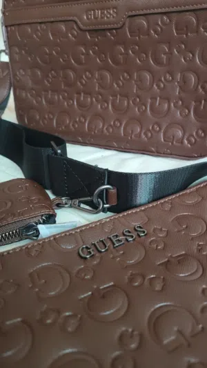sac banane Guess originale 3 byas