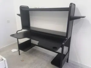 ثلاث طاولات مختلفه