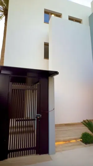فيـلا راقيـه و حديثـه للبيـع