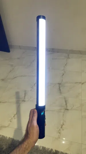 إضاءة LED محمولة للتصوير وصناعة المحتوى (LED Light Wand / Tube Light)