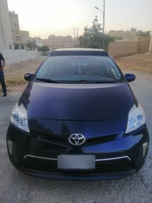 للبيع تويوتا بريوس 2014 - فئة كاملة -فتحة سقف بانوراما - جلد قرميدي - أول مالك بعد الحرة