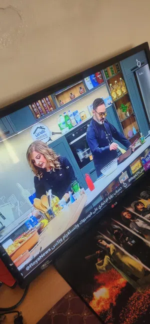 شاشة ال جي بحالة ممتازة ولا اي خدش
