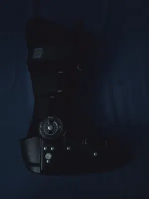 LEG WALKING SUPPORT FOR INJURED/BROKEN LEG OR FOOT