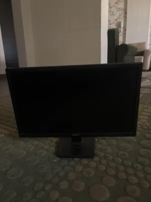 شاشة msi مستعملة 3 شهور تقريباً مافيها ولشي
