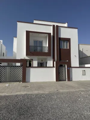 للبيع فيلا سكنيه العامرات المنطقه الخامسه