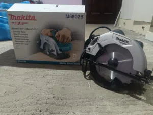Makita M5802B  185mm(7-1/4" ")-190mm(7-1/2")  Circular Saw