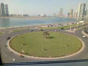 بيع مكتب على بحيره الخان  برج أساس  كامل رخام مكيف مركزى جاهز للعمل عدد 2 باركن للمكتب