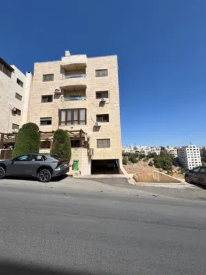 REF :14883 - شقة طابق أخير مع روف للبيع – الكرسي
