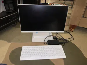Lenovo all in one desktop brand new ****بيعة سريعة****