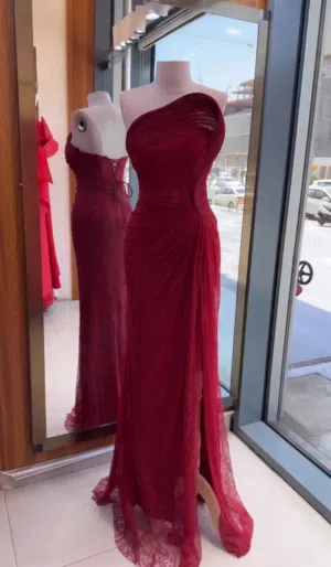 فستان احمر