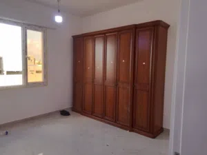 فني اثاث وصيانة جميع انواع الاثاث بنغازي