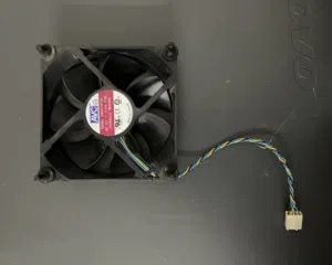للبيع مروحة كمبيوتر أصلية AVC �