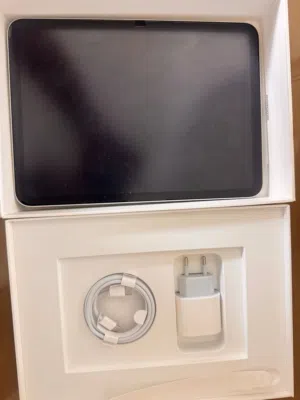 Apple iPad 128 GB in Al Dakhiliya