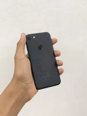 Apple iPhone 7 32 GB in Tripoli