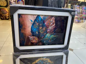 لوحات فنية مشكلة