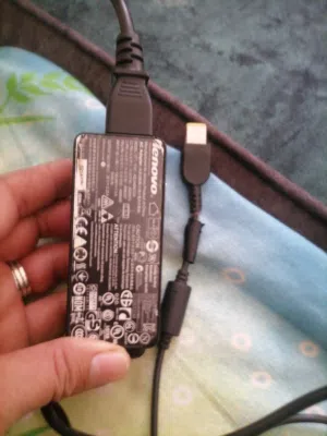 شاحنين لاب توب لينوفو اصلي usb 90 واط   45واط