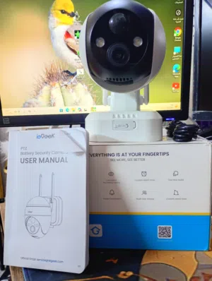 كاميرا مراقبة ذكية Wi-Fi حديثة، دقة عالية Full HD 1080p، تدعم الدوران 360° يمين ويسار وفوك وجوه للتح