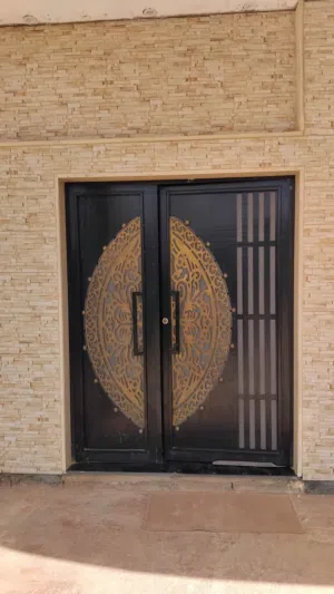 فيلا للبيع في حي قطر مساحة الأرض 1300م
