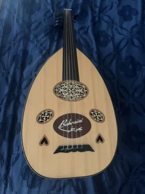 للبيع عود بحريني بوقلبين