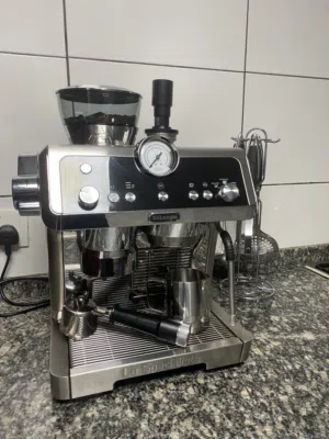 مكينه قهوة delonghi