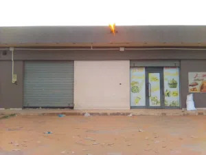 محل للإيجار في طريق الاحياء البريه