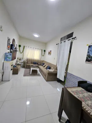 ايجار شهري عائلات فقط مع موقف سياره مجاني قريب الخدمات والمرافق