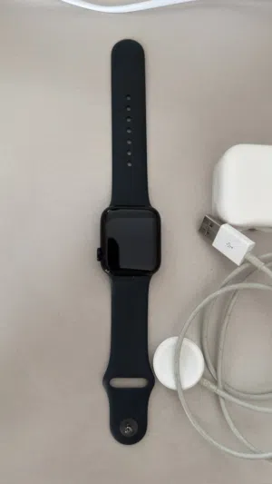 Apple watch series 8 41 mm brand new slightly used with full charger