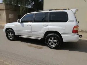 لاندكروزر 2000