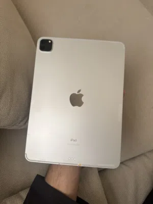 Apple iPad pro 3 128 GB in Muscat