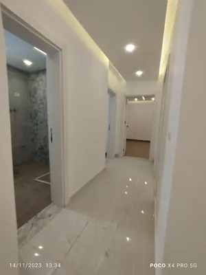 طريق عين زارة