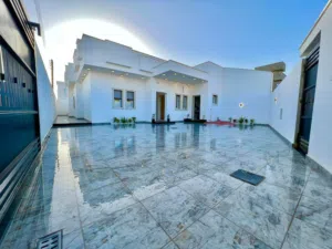650 m2 More than 6 bedrooms Villa for Sale in Tripoli Ain Zara