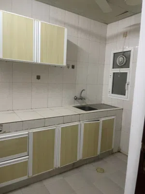 Room for rent in Al khoud Souq female only