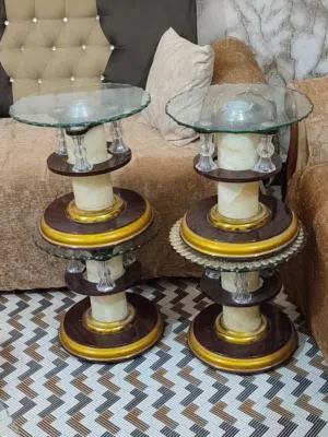 ميز وطبلات عدد أربعة