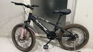 For sale: 2 bicycles in good condition للبيع 2 دراجة بحالة جيدة