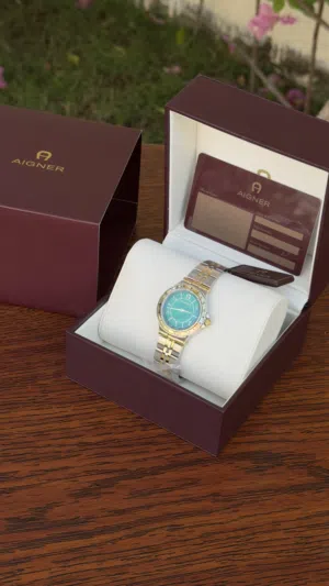 ساعة اجنر Aigner بقرص اخضر و ارقام عربية من الاصدارات المميزة جدا ً