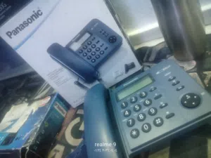 هاتف أرضي مستعمل بحالة جيدة مع مميزات أساسية