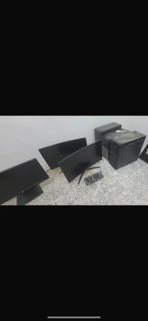 ثلاثه كمبيوترات العاب (بي سي جيمنج)