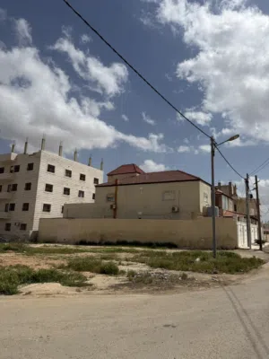 More than 6 bedrooms . More than 6 bathrooms . 250 m20