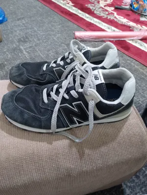 Boys . Athletic Shoes . Black . New3